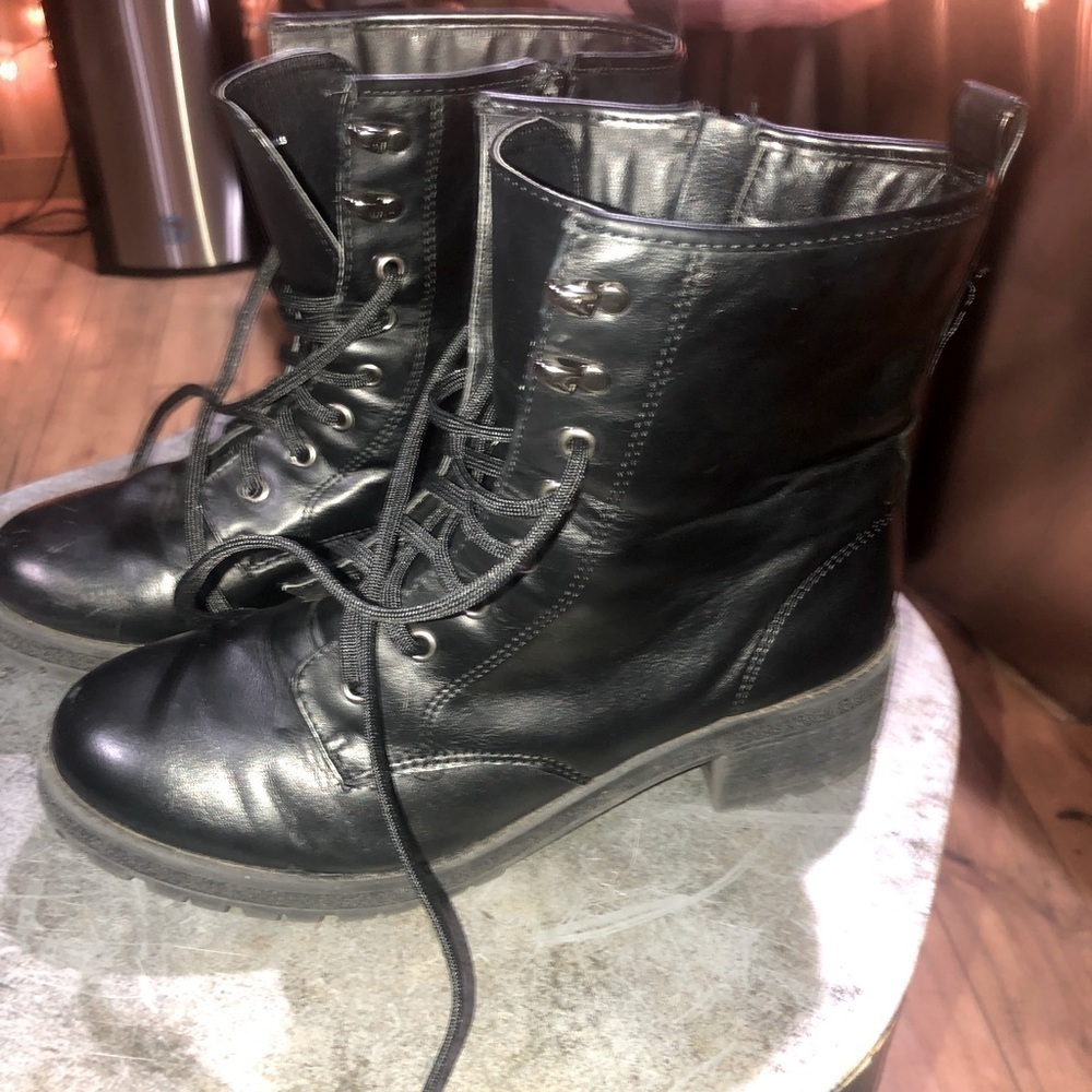 Madden Girl Lace up Black Boots 9 1/2
